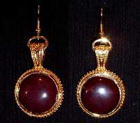 Necklace, round, 20mm, goldtone, bead edged pendant, Omega, cranberry carnelian, cabochon